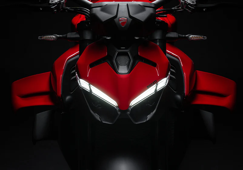 2025 Ducati Streetfighter V4 - Red - Image 10