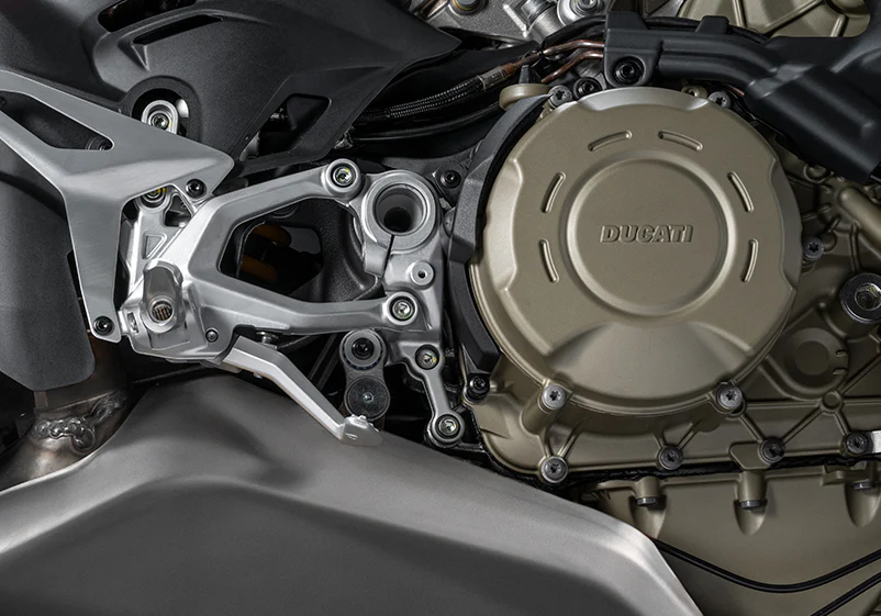 2025 Ducati Streetfighter V4 - Red - Image 13