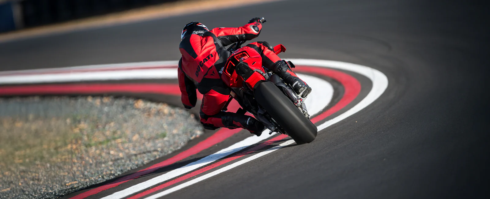 2025 Ducati Streetfighter V4 - Red - Image 18