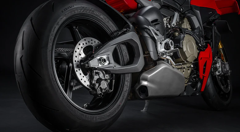 2025 Ducati Streetfighter V4 - Red - Image 22
