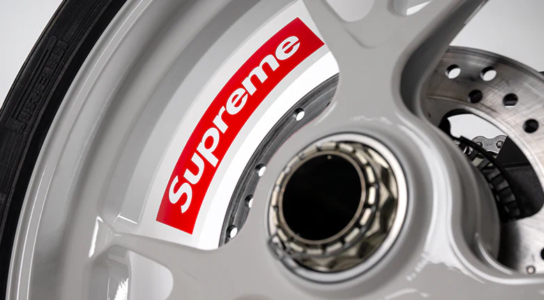 2025 Ducati Streetfighter V4 Supreme - Image 4