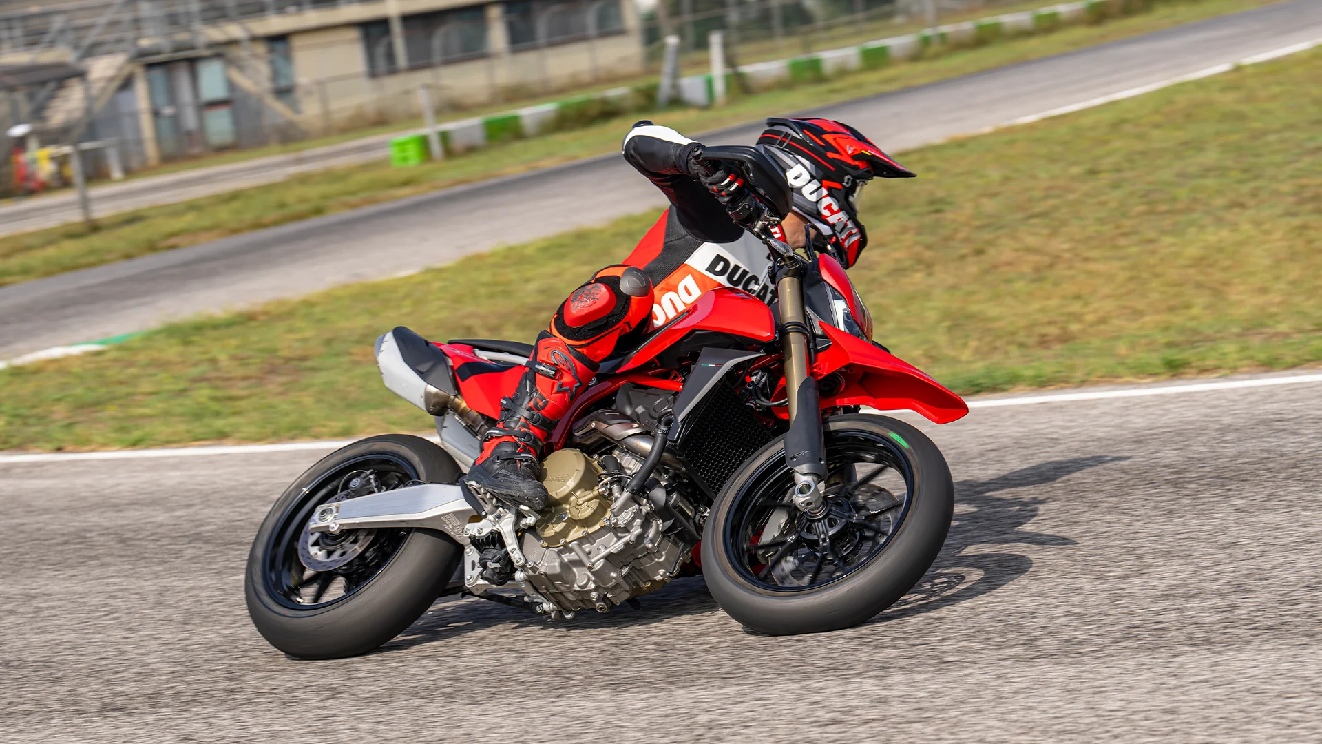 2025 Ducati Hypermotard 698 Mono - Red - Image 6