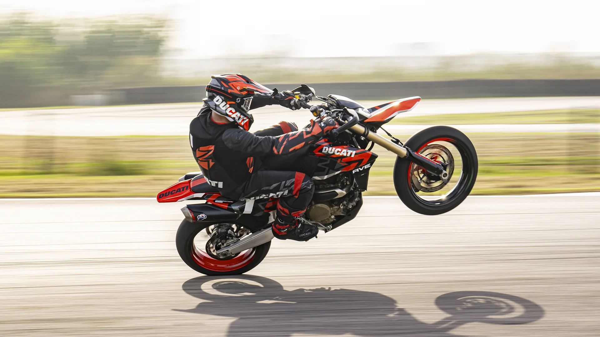 2026 Ducati Hypermotard 698 Mono RVE - Graffiti - Image 9