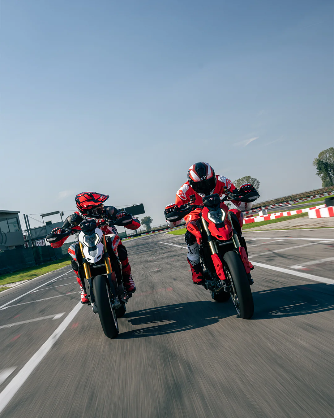 2026 Ducati Hypermotard V2 SP - Image 11