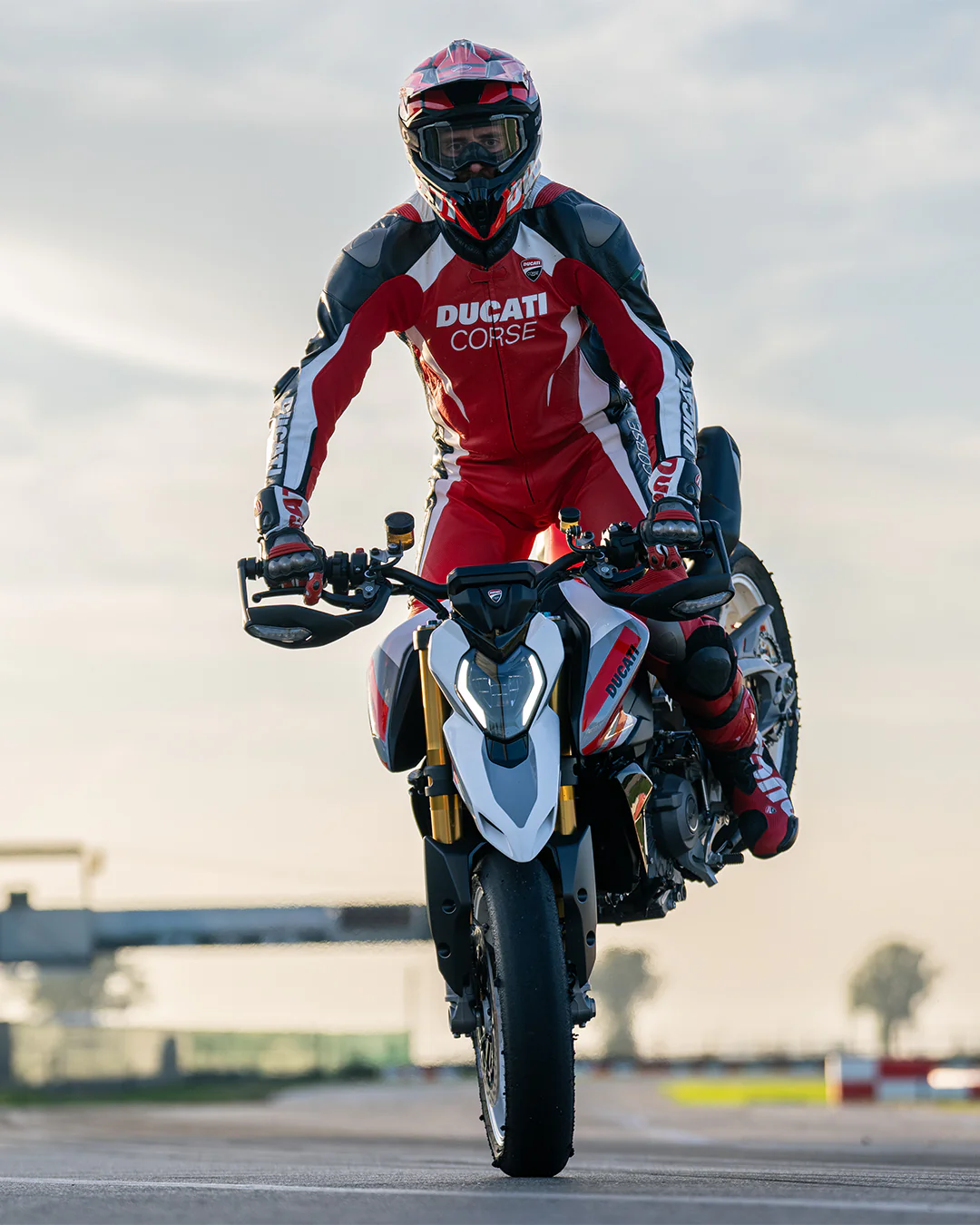 2026 Ducati Hypermotard V2 SP - Image 12