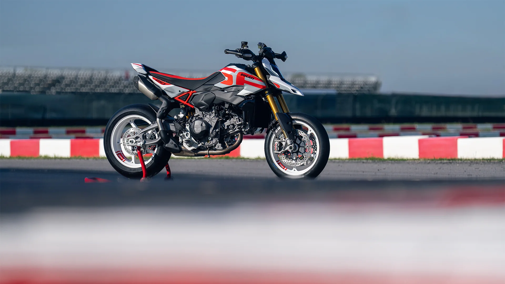 2026 Ducati Hypermotard V2 SP - Image 13