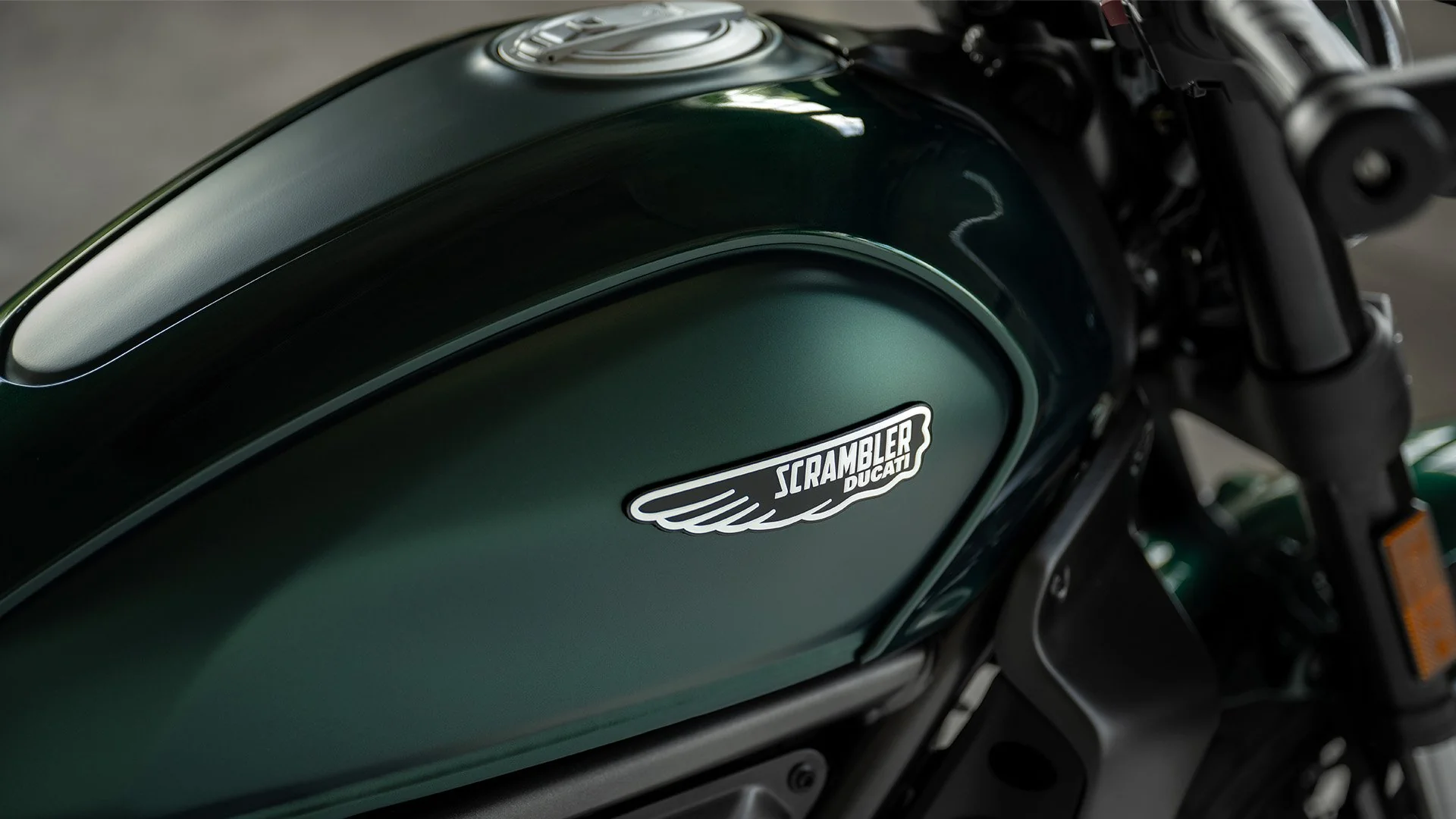 2026 Ducati Scrambler Nightshift - Emerald Green - Image 4