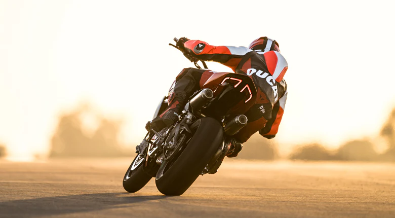 2026 Ducati Streetfighter V2 - Red - Image 16