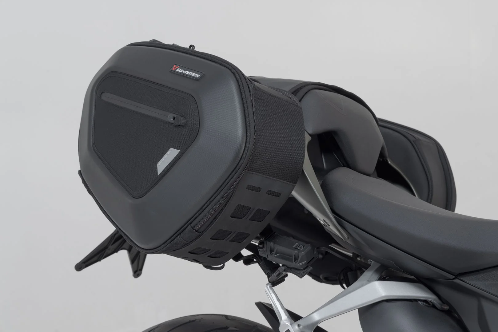 BC.HTA.22.740.30901 - SW-MOTECH - PRO BLAZE H saddlebag set -  Ducati Streetfighter V2 (21-) - BLACK - Image 3