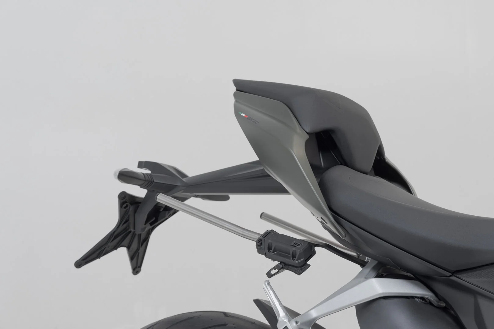 BC.HTA.22.740.30901 - SW-MOTECH - PRO BLAZE H saddlebag set -  Ducati Streetfighter V2 (21-) - BLACK - Image 4