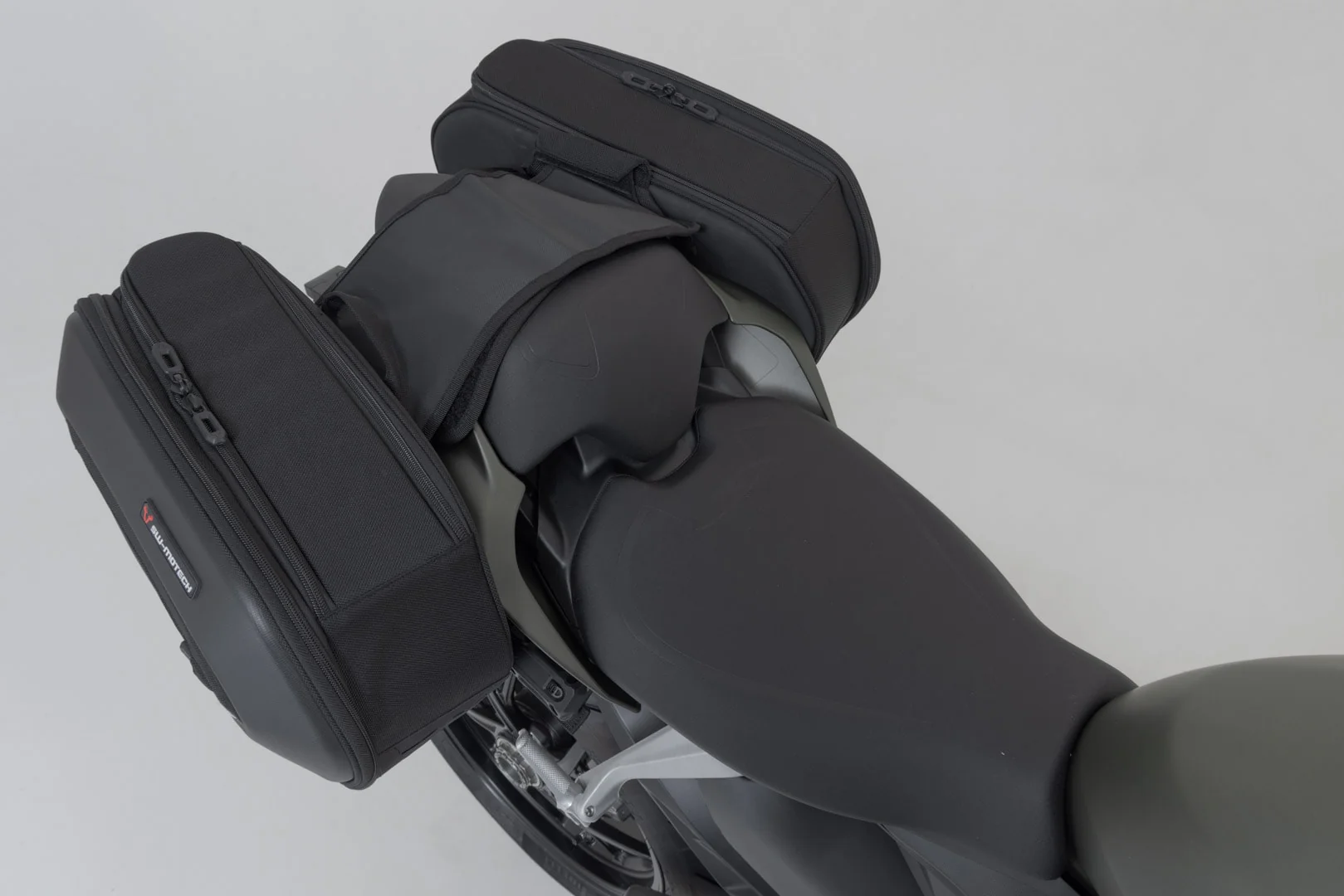 BC.HTA.22.740.30901 - SW-MOTECH - PRO BLAZE H saddlebag set -  Ducati Streetfighter V2 (21-) - BLACK - Image 7
