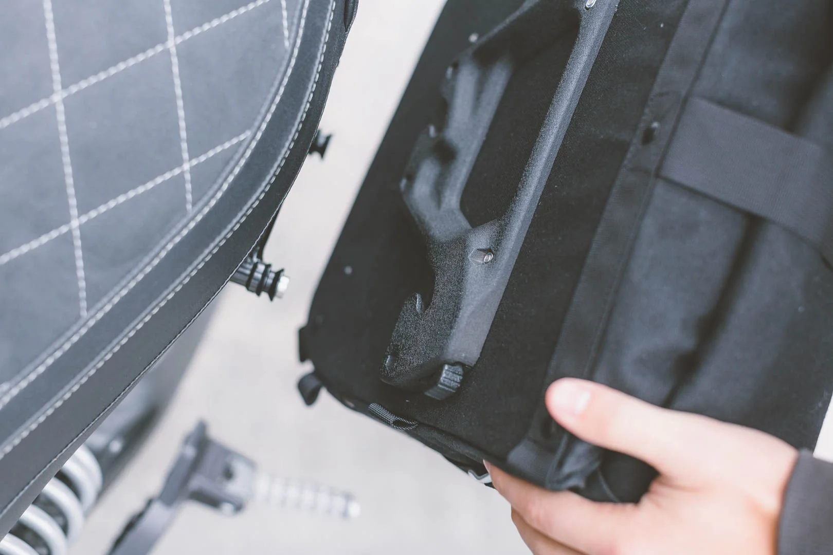 BC.HTA.00.401.10100R - SW-MOTECH - Legend Gear side bag LC1 - 98 l For SLC side carrier right - Image 3
