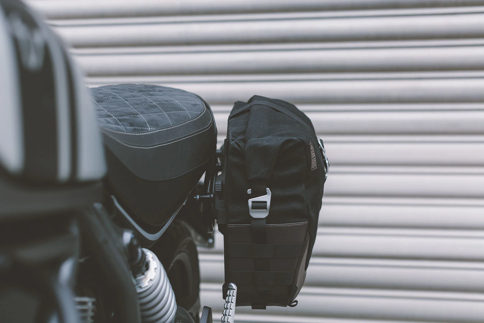 BC.HTA.00.402.10200R - SW-MOTECH - Legend Gear side bag LC2 - Black Edition - 135 l For right SLC side carrier - Image 4