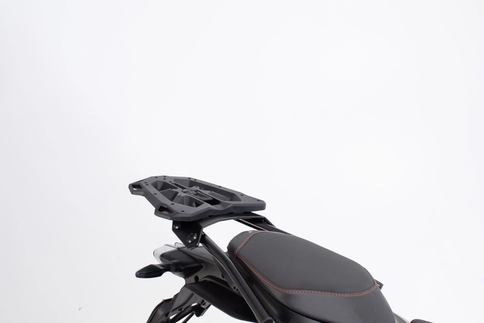 GPT.00.152.54500/B - SW-MOTECH - Luggage rack extension for STREET-RACK - 45x30 cm Aluminum  - BLACK - Image 2