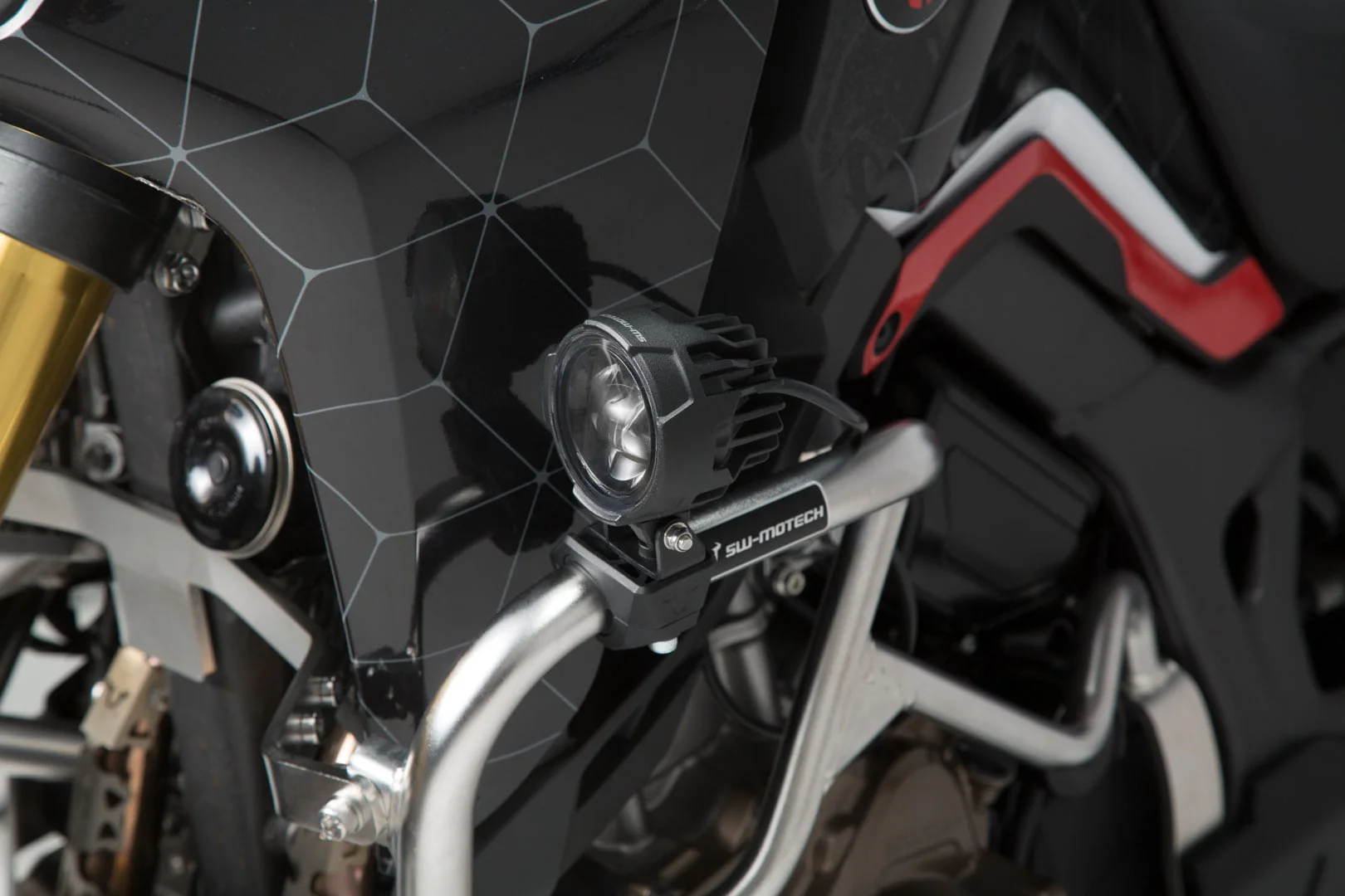 NSW.00.004.61000/B - SW-MOTECH - EVO high beam kit universal -  With crash bar clamps for lights - BLACK - Image 4