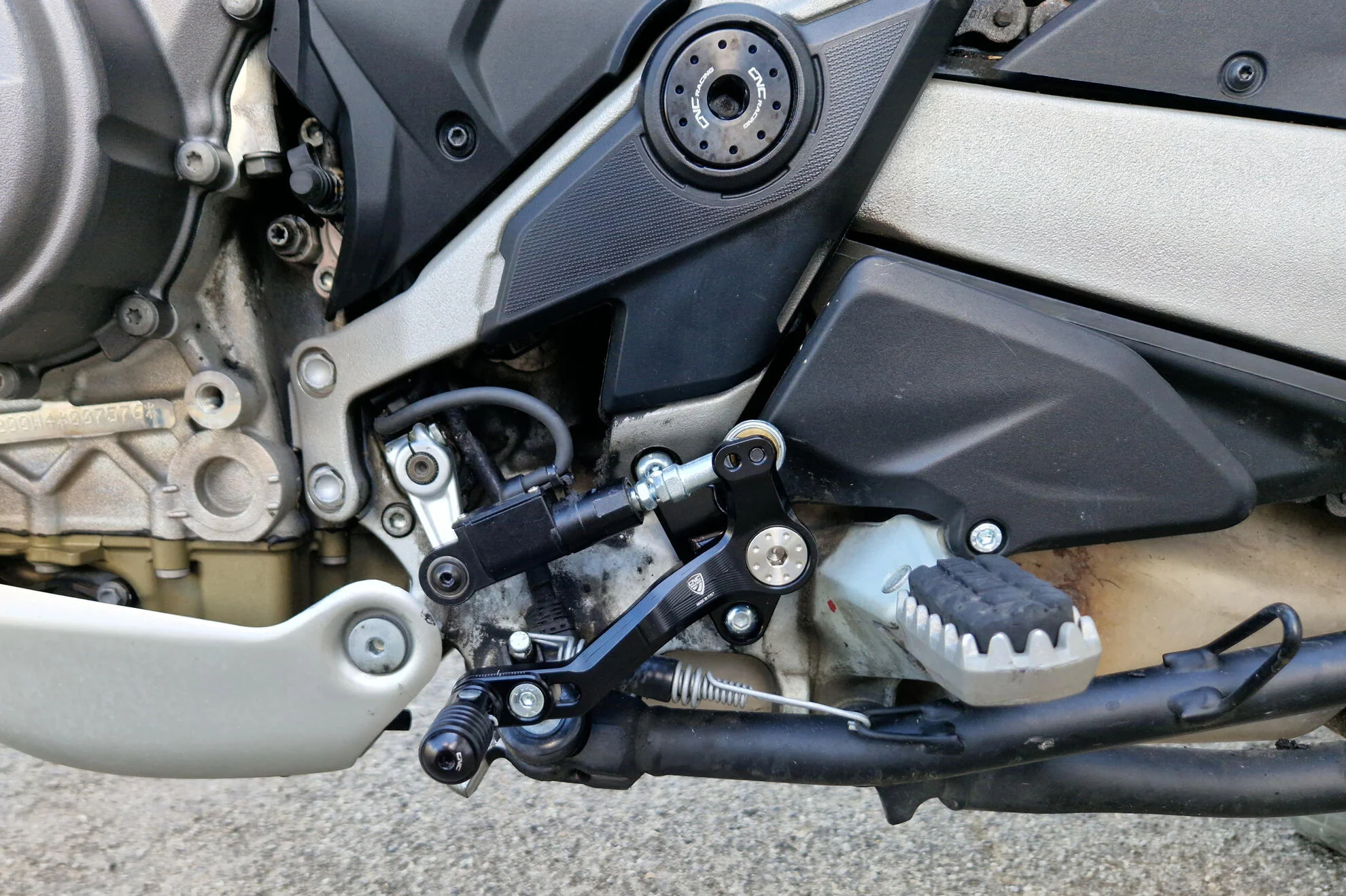 PEC06 - CNC Racing SLIDE Adjustable Shift Lever Kit for Ducati Multistrada V4 (all) - Image 4