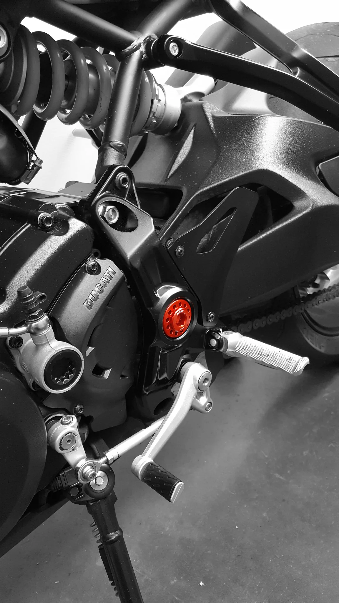 PEV03 - CNC Racing Ergal Main Rearset Bolts For Ducati Hypermotard 1100/796 - Image 5