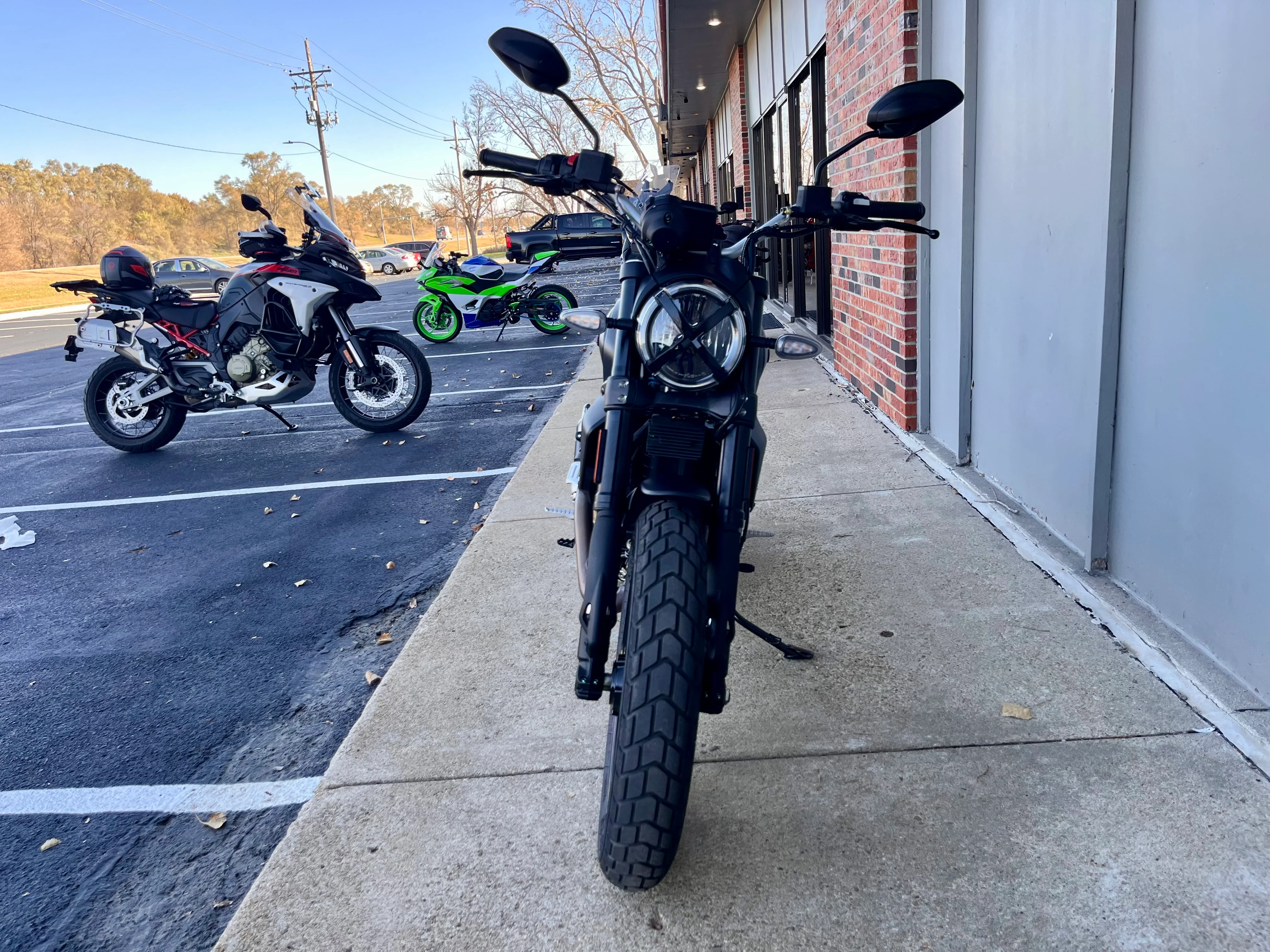 PREMIUM PREOWNED 2025 Ducati Scrambler Icon Dark (2368) - Image 5