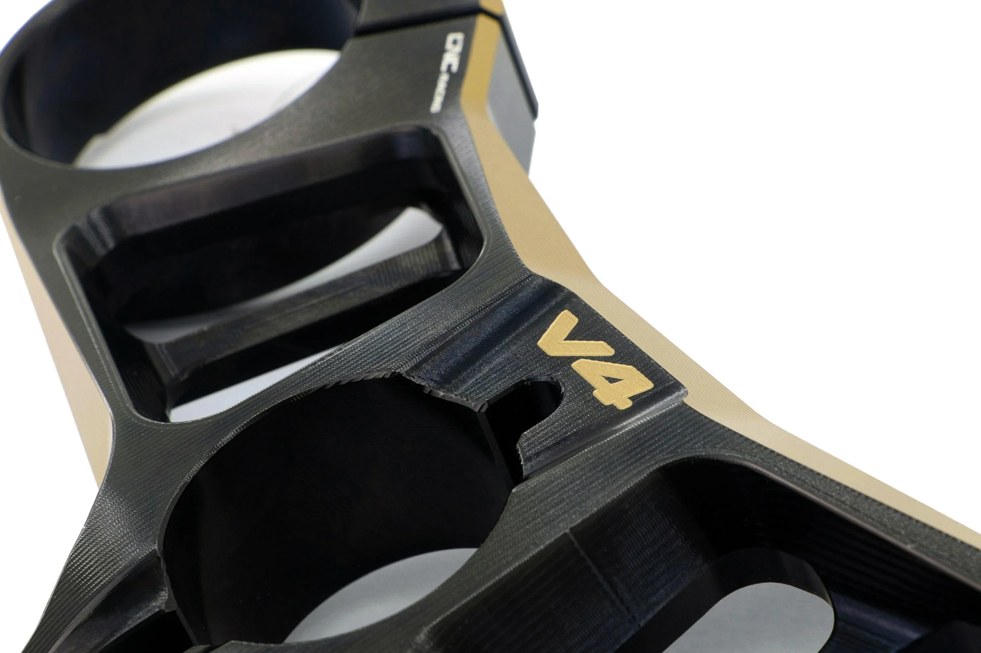 PST15 - CNC Racing BI-COLOR Upper Triple Clamp Kit for Ducati Panigale V4 / S / R / Speciale (18-24) - Image 7