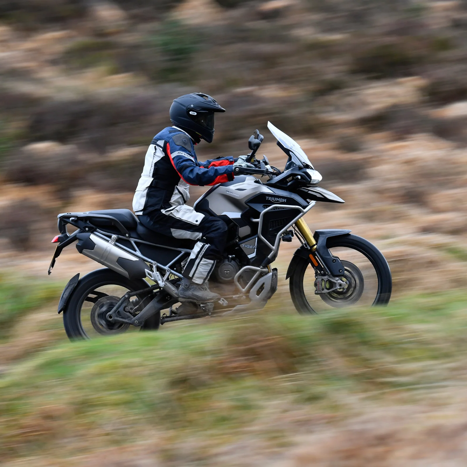 SHOEI - Hornet X2 - WHITE - Image 2