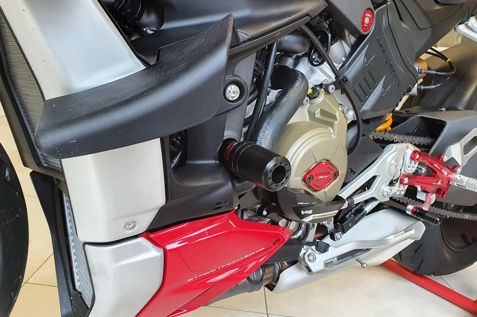 TC322 - CNC Racing - Frame Slider Kit - Streetfighter V4 - Image 5