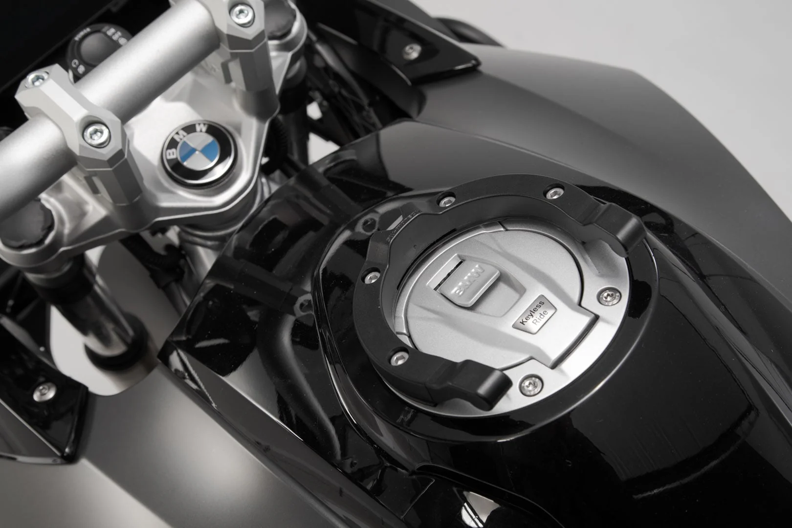 TRT.00.475.30601/B - SW-MOTECH - ION tank ring -  For BMW / Ducati / KTM / Triumph models - BLACK - Image 3