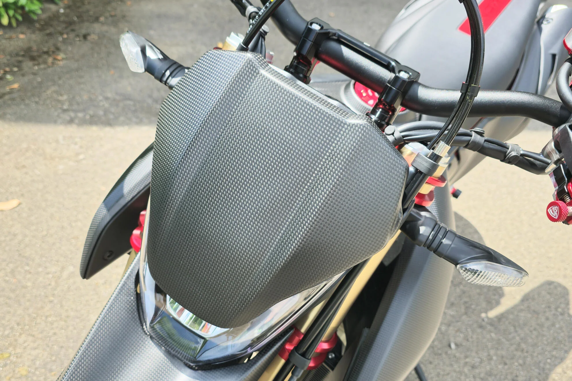 ZA266Y - CNC Racing Carbon Fiber Windscreen for the Ducati Hypermotard 698 Mono - Image 2