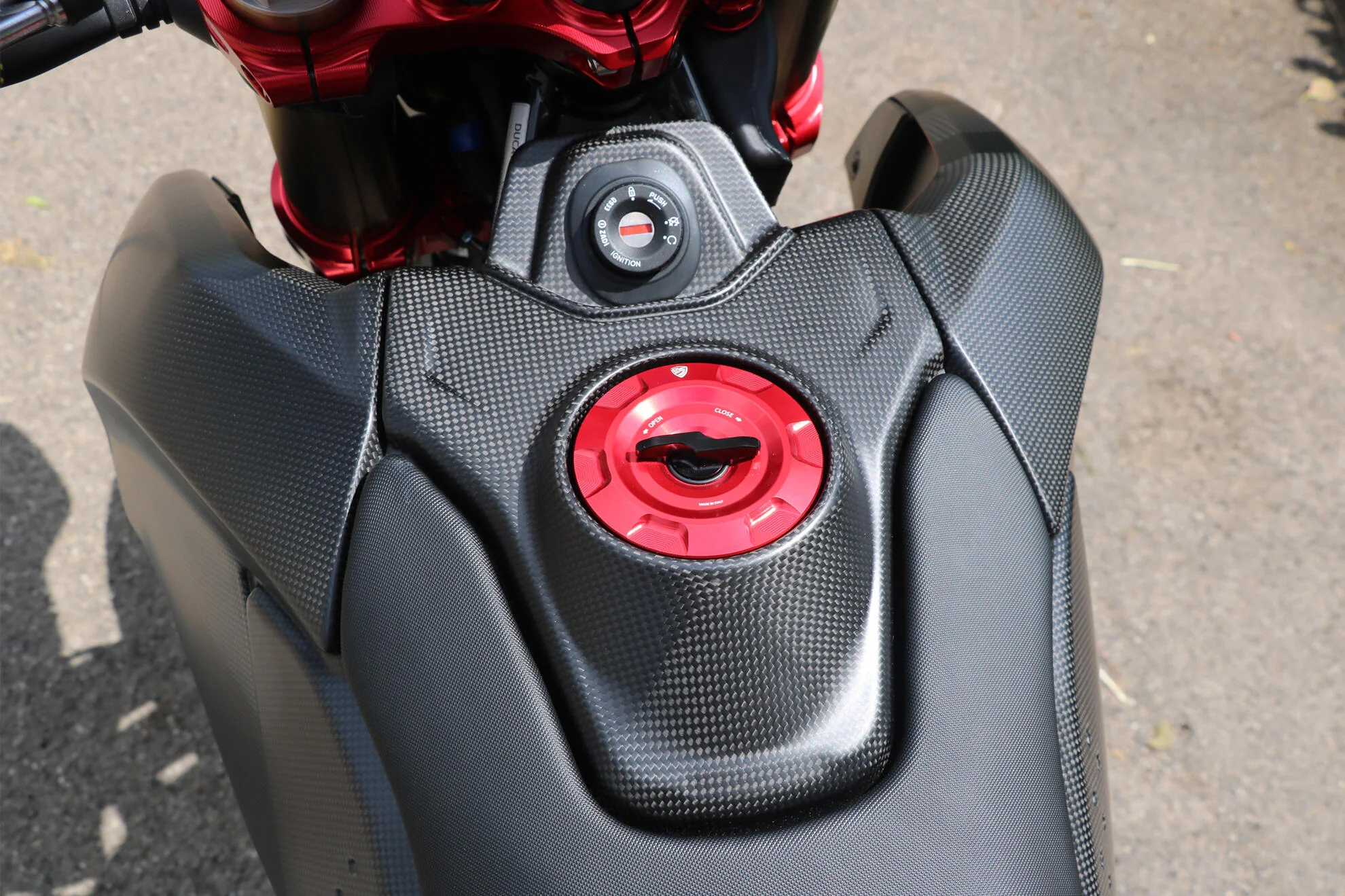 ZA269Y - CNC Racing Carbon Fiber Fuel Tank Top Cover for the Ducati Hypermotard 698 Mono - Image 3