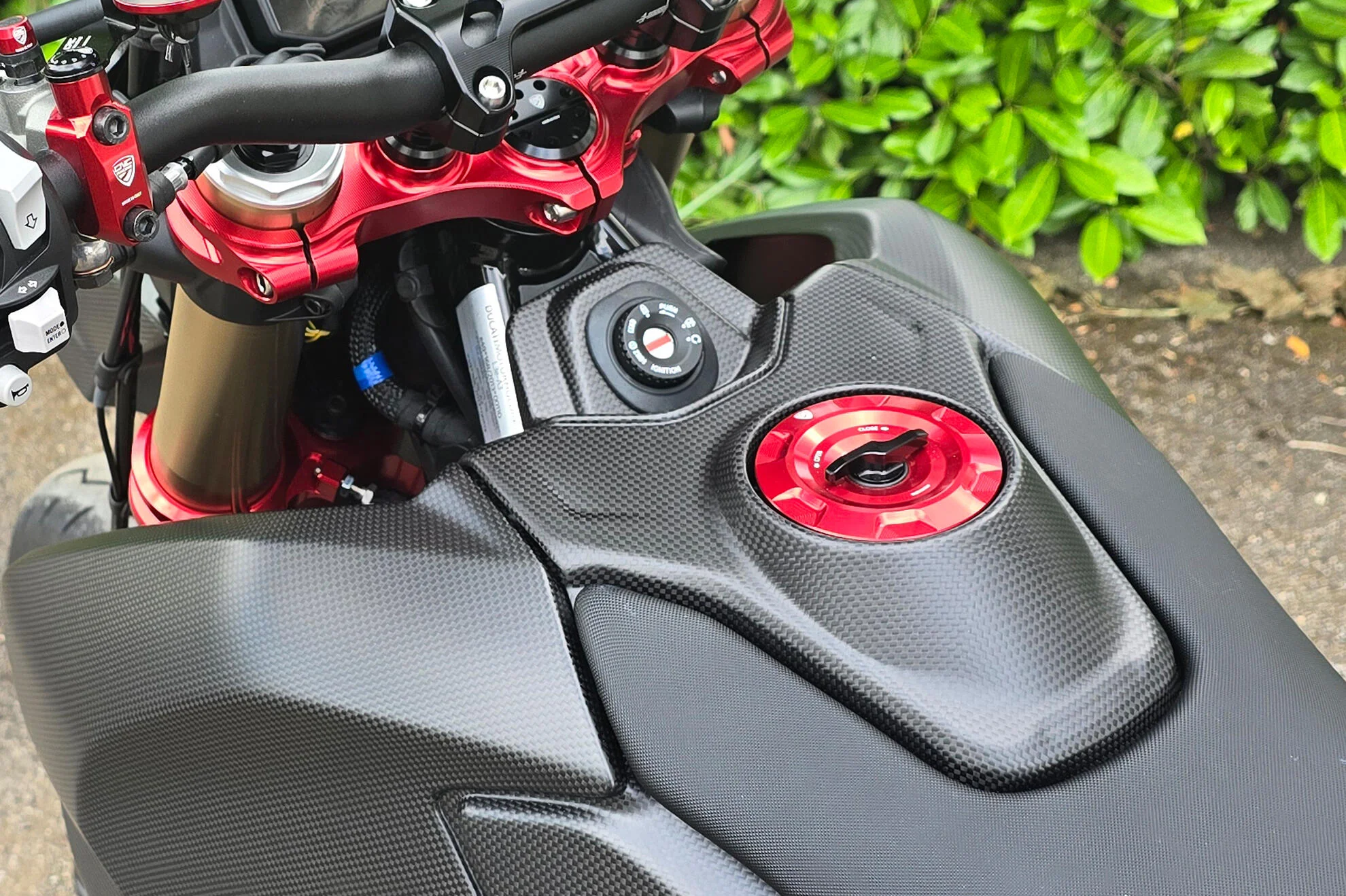 ZA269Y - CNC Racing Carbon Fiber Fuel Tank Top Cover for the Ducati Hypermotard 698 Mono - Image 4