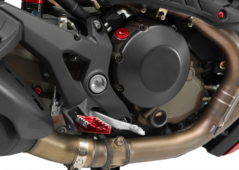 ZA850Y - CNC Racing Carbon Fiber Wet Clutch Cover For Ducati Streetfighter 848, Multistrada 1200/1100, Monster 821/1200/1100evo/796/696, Hypermotard 796, and 848 / 848 Evo
